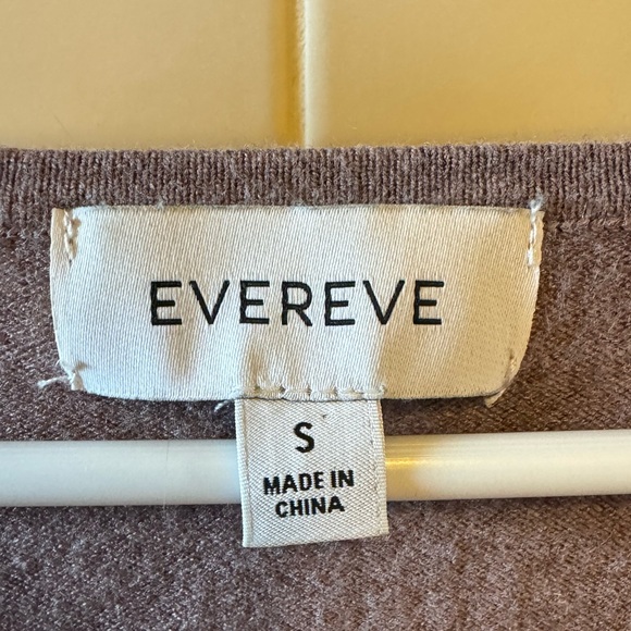 Evereve V-neck pullover sweater - Picture 2 of 4
